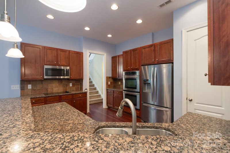 878 Treasure Court