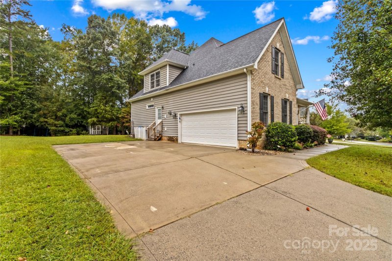 Property image 3 of 241 Forest Walk Way in Cherry Grove, Mooresville, NC 28115