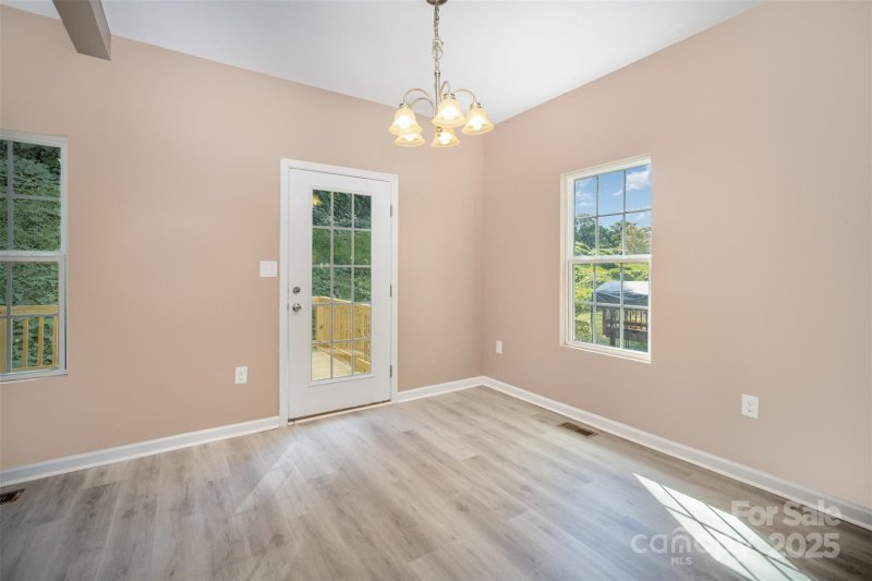 Property image 5 of 114 Lookout Point Place in High Ridge, Mooresville, NC 28115