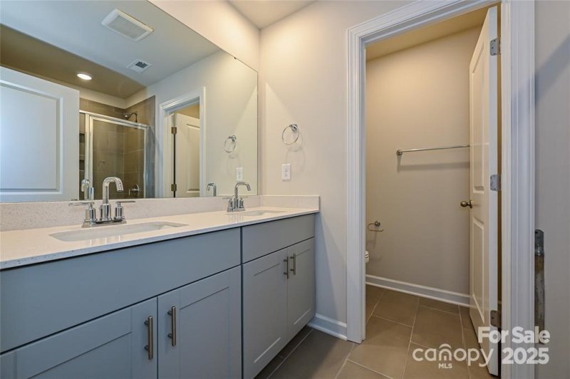 Property image 4 at 7028 Alva Terrace, Charlotte, NC 28216