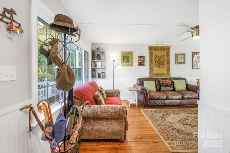 Property image 4 of 23 Laurel Loop in Horney Hayes, Asheville, NC 28806