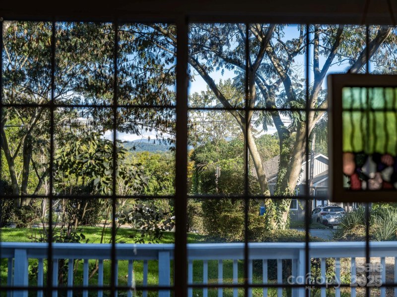 Property image 5 of 23 Laurel Loop in Horney Hayes, Asheville, NC 28806