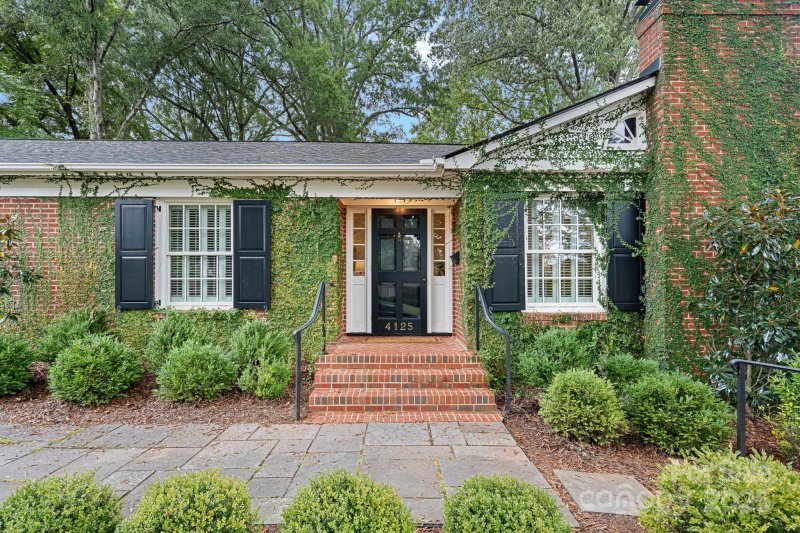 Property image 2 of 4125 Tyng Way in Cotswold, Charlotte, NC 28211