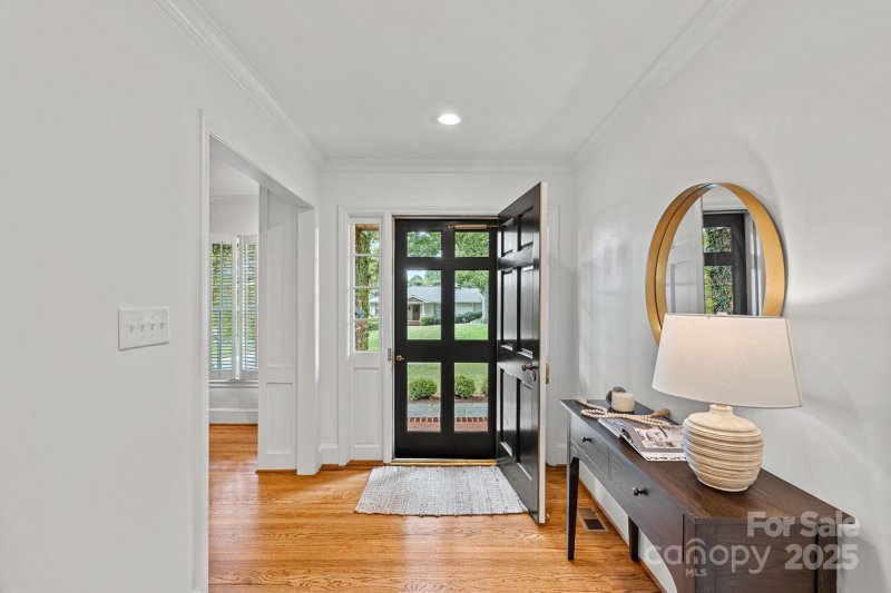 Property image 3 of 4125 Tyng Way in Cotswold, Charlotte, NC 28211