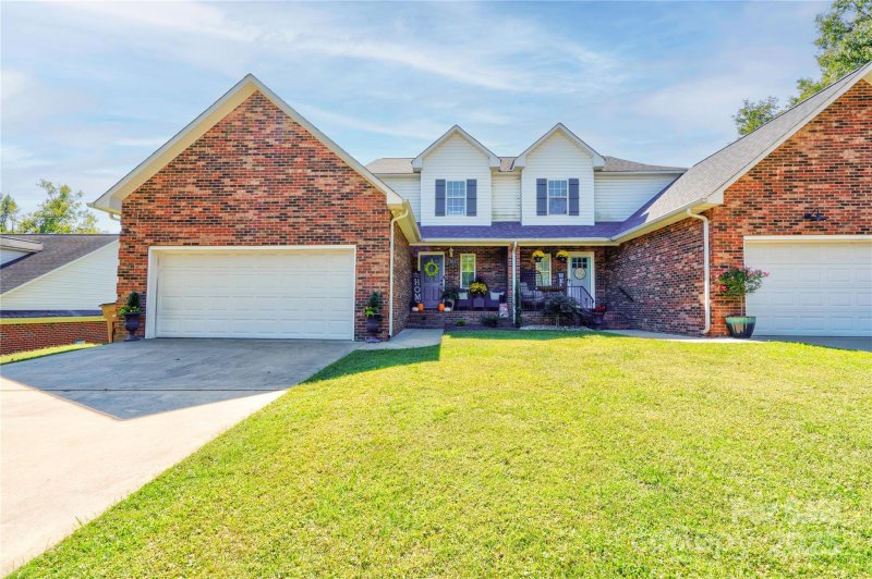 Property image 2 of 905a Linney Lane in Las Siete Villa, Shelby, NC 28152