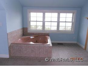 Property image 4 at 410 Bald Eagle Drive, Hendersonville, NC 28792