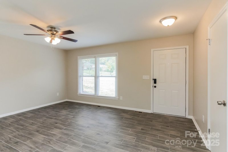 Property image 5 of 500 Fallingswood Court in Whispering Pines, Charlotte, NC 28217