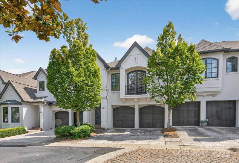 Property image 2 of 310 Wendover Heights Circle in Wendover Heights, Charlotte, NC 28211