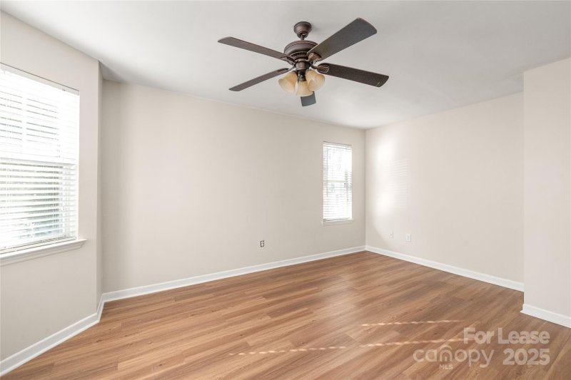 Property image 5 of 415 Mather Green Avenue in Olmsted Park, Charlotte, NC 28203