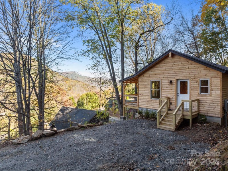Property image 3 of 138 Tanner Trail in THE PRESERVE AT JONATHAN CREEK, Waynesville, NC 28785
