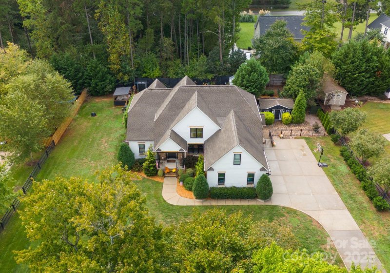 Norman Woods, Mooresville Community