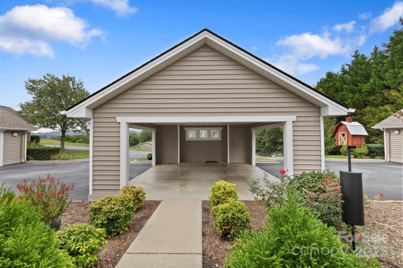 Property image 3 of 5303 Wood Duck Way in Wolfpen, Hendersonville, NC 28792