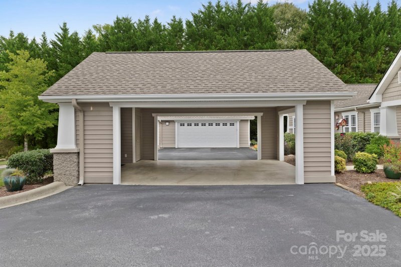 Property image 4 of 5303 Wood Duck Way in Wolfpen, Hendersonville, NC 28792