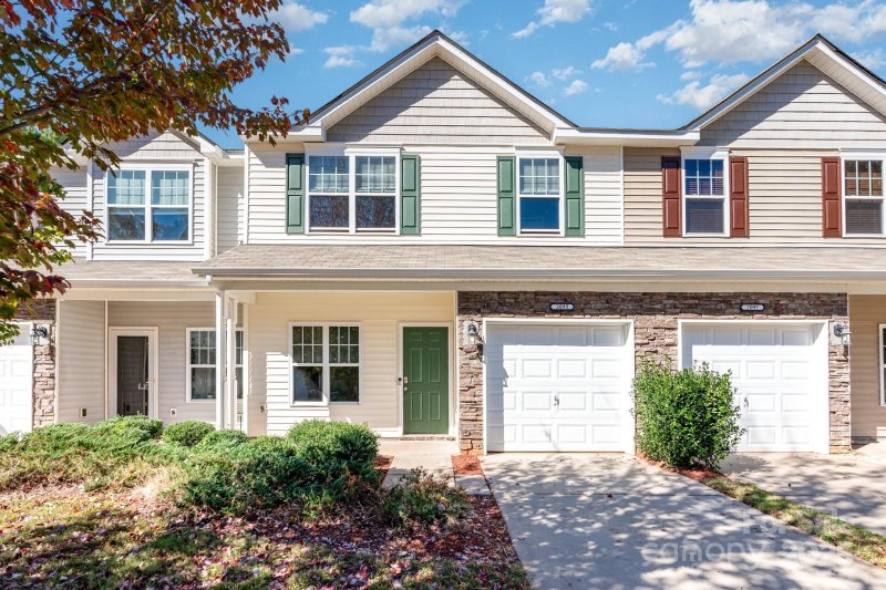 2095 Shady Pond Drive