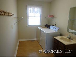 Property image 2 at 6 Dewberry Drive, Hendersonville, NC 28791