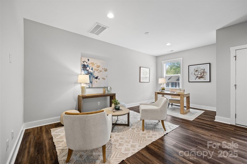 Property image 3 of 1162 E 36th Street in The Arts District, Charlotte, NC 28205