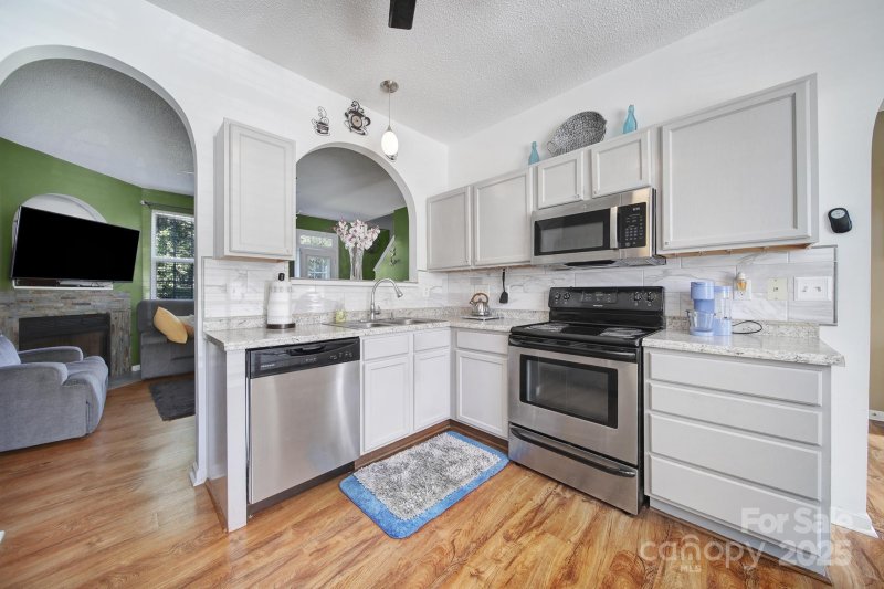 Property image 5 of 5606 Katherine Court in Park Place, Dallas, NC 28034