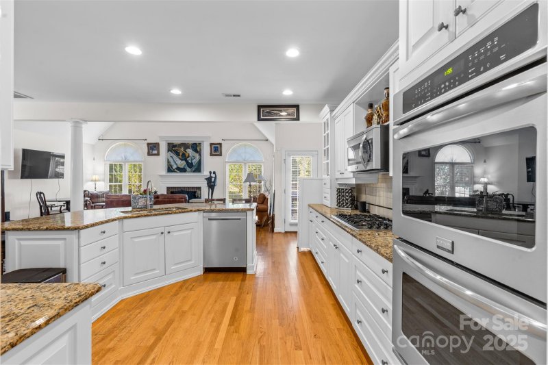 Property image 4 of 1337 Braeburn Road in Carriage Downs, Concord, NC 28027