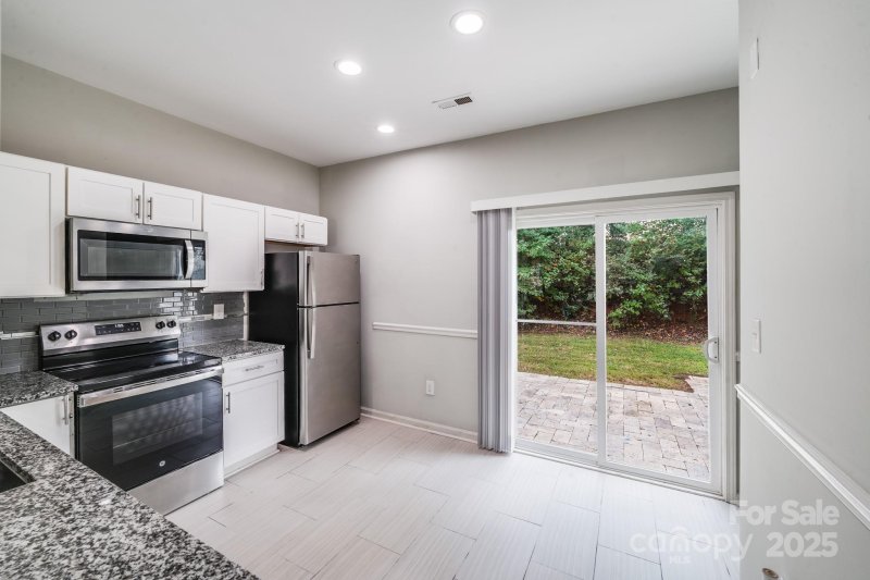 Property image 2 of 5232 Javitz Road in Laurel Woods, Charlotte, NC 28216