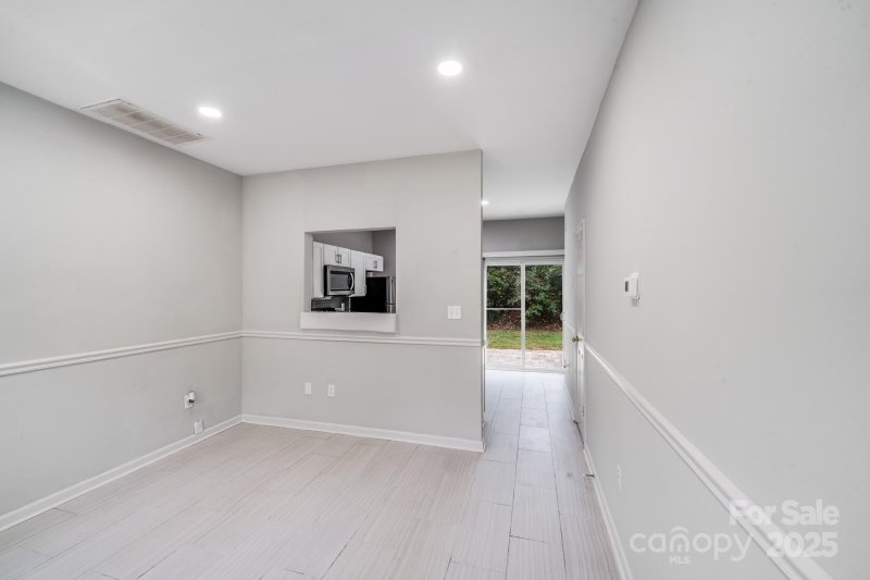 Property image 4 of 5232 Javitz Road in Laurel Woods, Charlotte, NC 28216