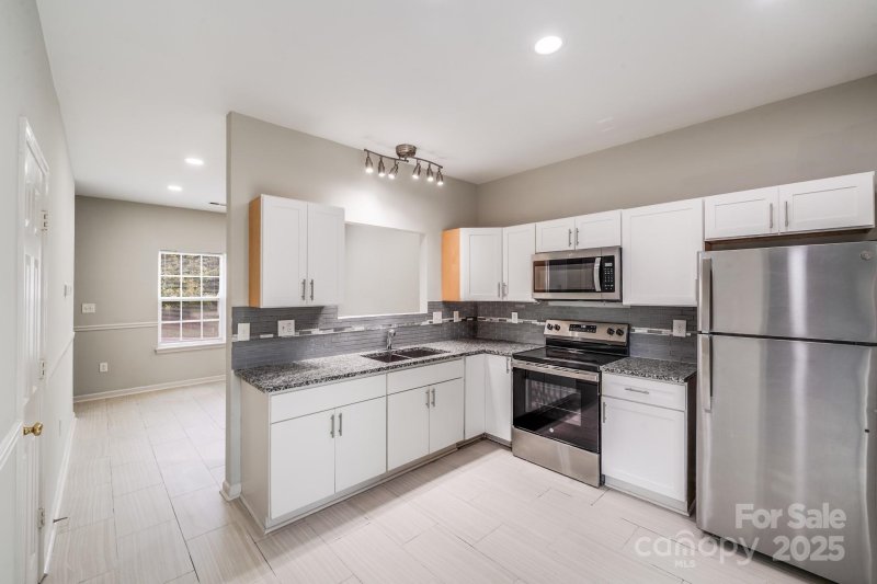 Property image 5 of 5232 Javitz Road in Laurel Woods, Charlotte, NC 28216