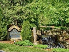 Property image 3 at 105 Crossvine Trail, Laurel Park, NC 28739