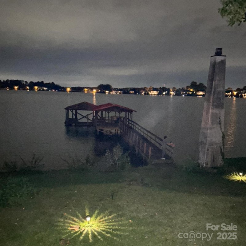 3252 Lake Shore Road