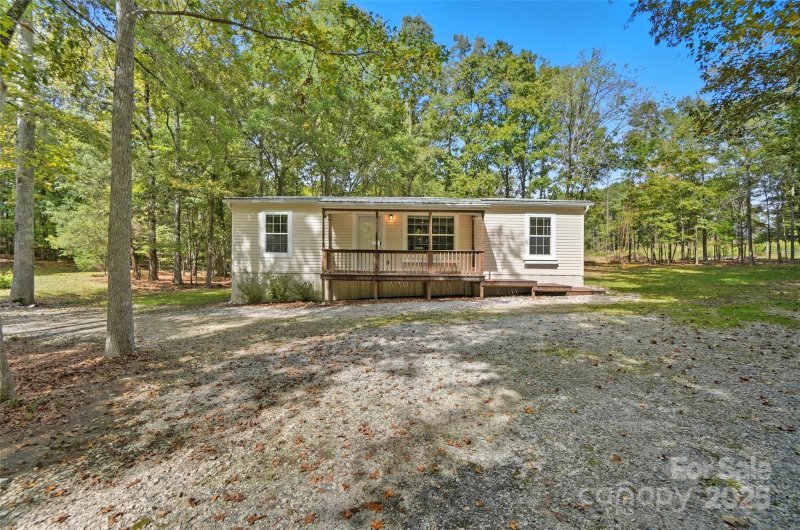 Property image 5 of 6310 Four Knights Lane in Kingsbury Square, Clover, SC 29710