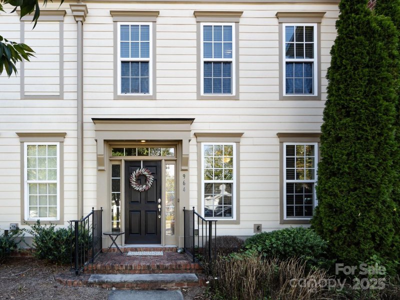 Property image 3 of 964 Gardners Way in Antiquity, Cornelius, NC 28031