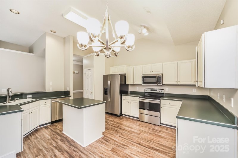 Property image 5 of 7121 Scuppernong Court in Bradfield Farms, Charlotte, NC 28215