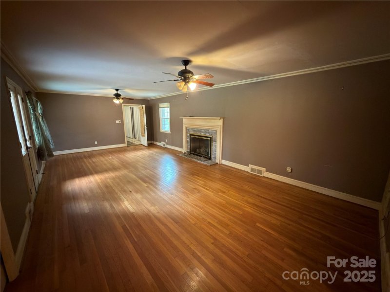 Property image 2 of 108 Pinehurst Lane in Dogwood Hills, Newton, NC 28658