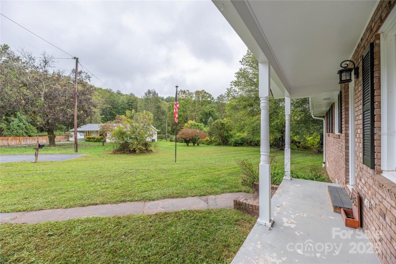 Property image 3 of 205 Jeff Street in Spot Farm, Hendersonville, NC 28739