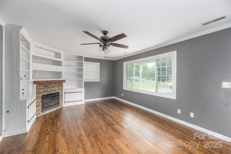 Property image 4 of 205 Jeff Street in Spot Farm, Hendersonville, NC 28739