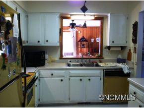 Property image 2 at 8 Fernbrook Place, Asheville, NC 28804