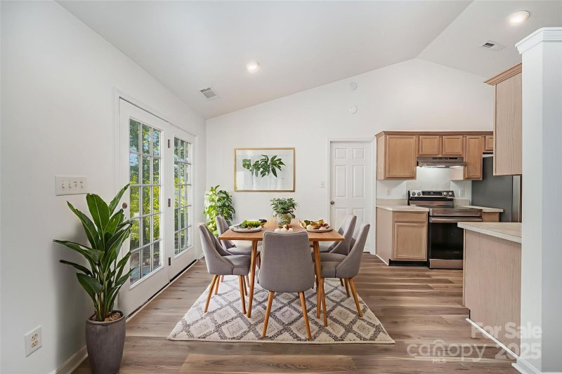 Property image 3 of 113 S Mulberry Court in Runnymeade, Mount Holly, NC 28120