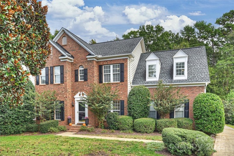 Property image 2 of 11612 Knightsdale Drive in Mitchell Glen, Charlotte, NC 28277