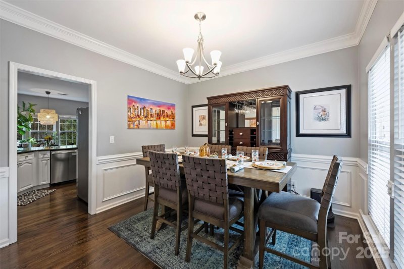 Property image 5 of 11612 Knightsdale Drive in Mitchell Glen, Charlotte, NC 28277