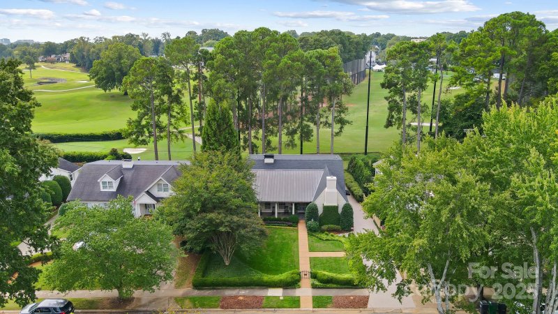 Property image 4 of 2624 Chilton Place in Myers Park, Charlotte, NC 28207