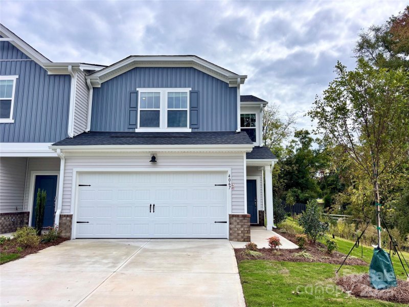 Galloway Ridge, Charlotte Community