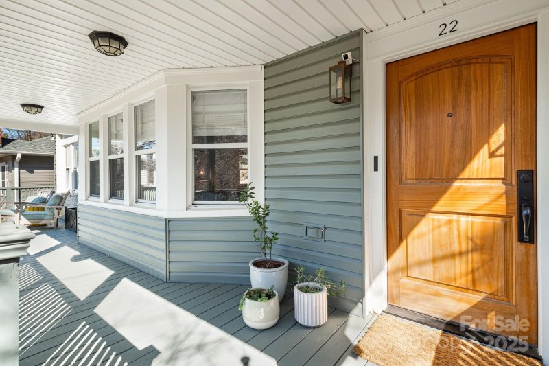 Property image 2 of 22 Kenilwood Place in Kenilworth, Asheville, NC 28803