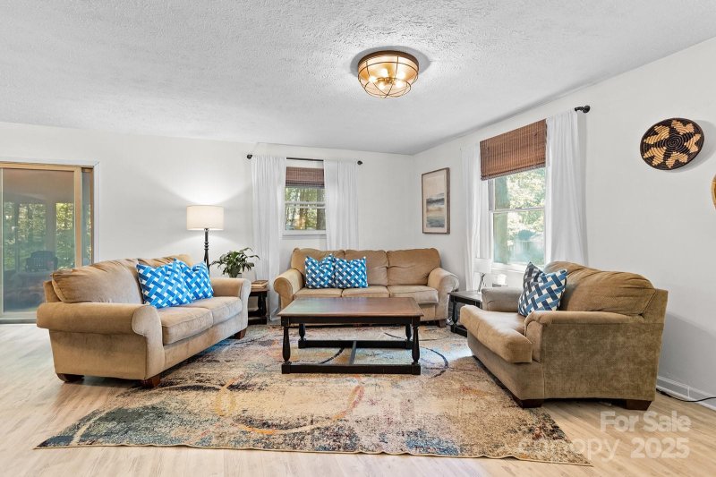 Property image 2 of 21 Fox Run Drive in Beechwood Lakes, Hendersonville, NC 28792