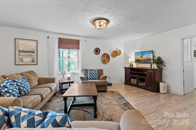 Property image 3 of 21 Fox Run Drive in Beechwood Lakes, Hendersonville, NC 28792