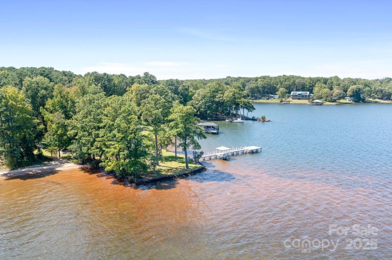 Property image 3 of 8293 Luckey Point Road in Luckey Point, Denver, NC 28037