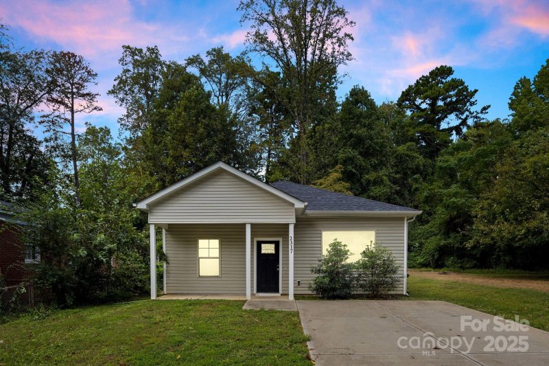 Property image 2 of 2317 Kennesaw Drive in Lincoln Heights, Charlotte, NC 28216