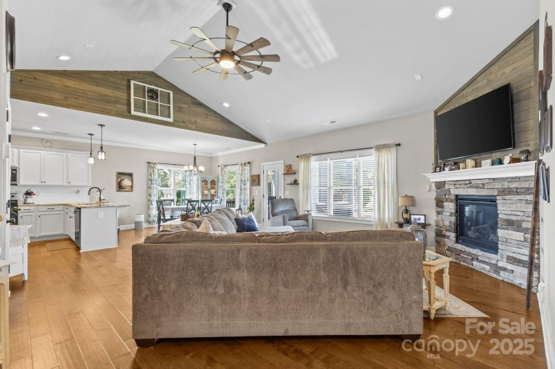 Property image 5 of 198 Castle Pines Lane in Castlegate, Statesville, NC 28625