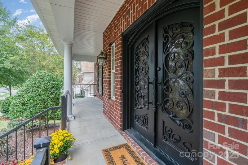 Property image 4 of 1009 Brookline Drive in Skybrook, Huntersville, NC 28078