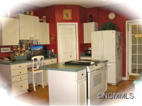 Property image 4 at 217 Deerpath Lane, Hendersonville, NC 28739