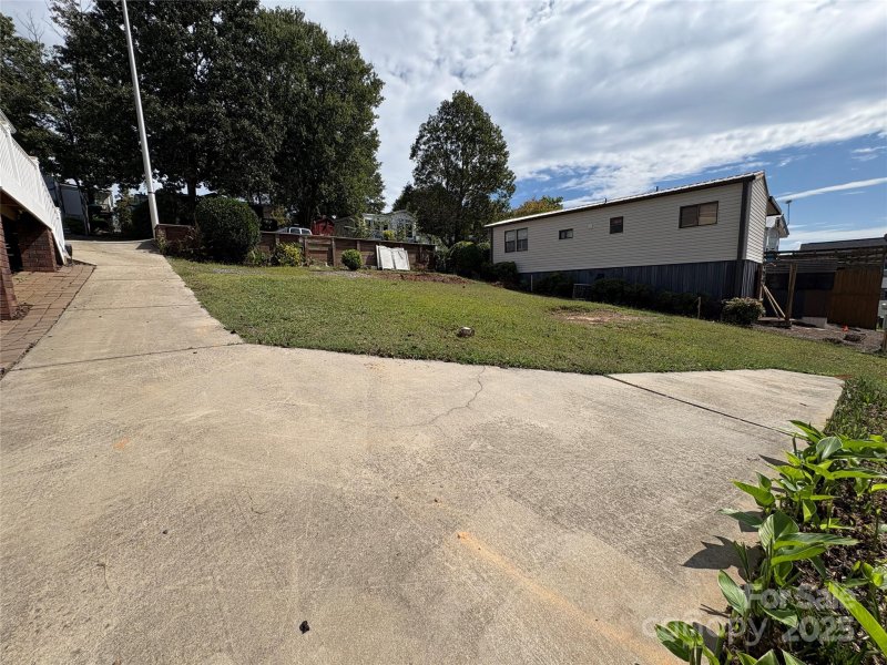 Property image 5 of 117 Maple Street in Badin Shores Resort, New London, NC 28127