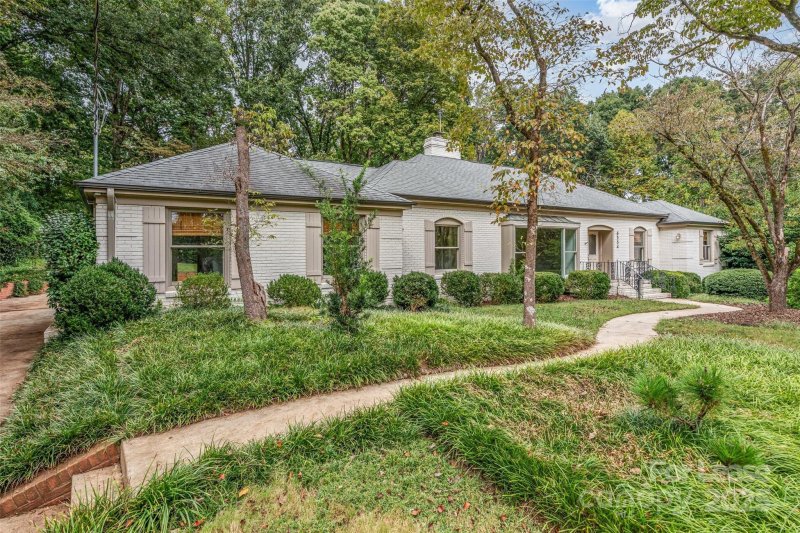 Property image 2 of 6334 Fair Valley Drive in Southpark, Charlotte, NC 28226