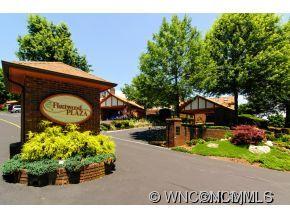 Property image 2 at 703 Fleetwood Plaza, Hendersonville, NC 28739